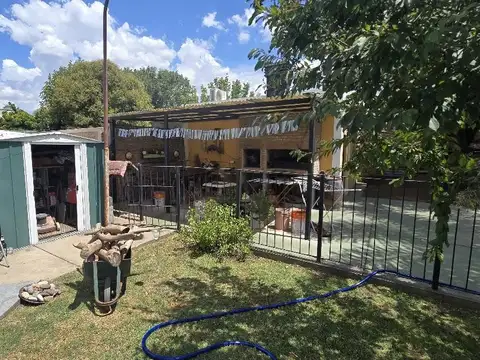 CASA EN VENTA UBICADA EN MATHEU. DESARROLLADA EN 1 PLANTA SOBRE UN LOTE DE 700 MTS