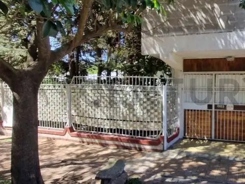 Bertole 1100, Piso 0