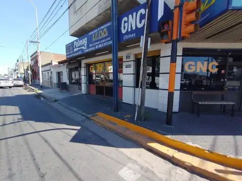 VENTA LOCAL COMERCIAL EN PH  / UBIC. AVELLANEDA