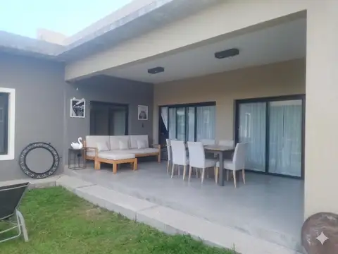 Casa en Alquiler en Monumento Guemes, USD 1.600