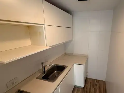 Oficina en Alquiler al Este
