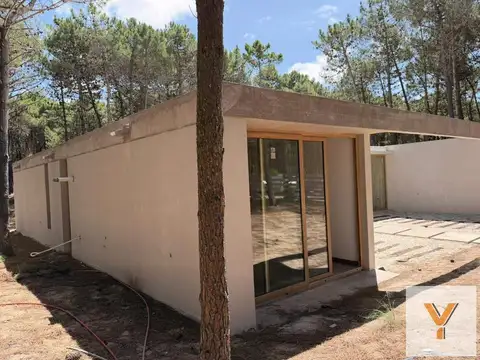 Casa en Venta - 4 Dormitorios 2 Baños - 1205mts - Pinamar