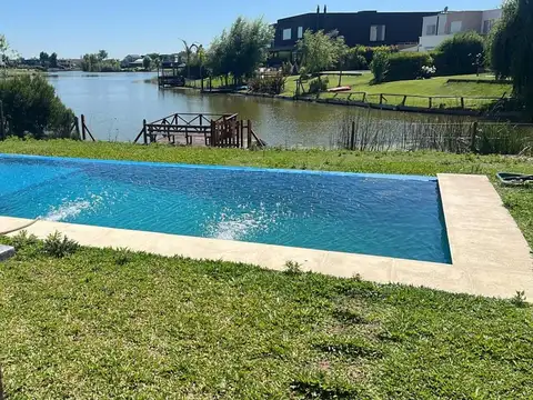 Venta de Casa en El Canton a la Laguna