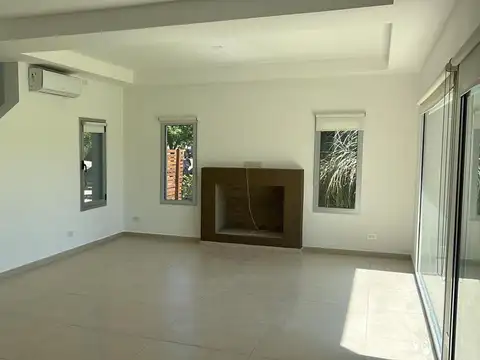 Casa en Venta con 5 cocheras
