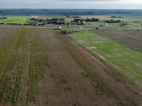 Sobre Autopista mas de 200 metros de Frente Zona Ramallo