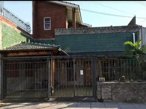 Excelente Casa  de 5 ambientes en Saenz Peña
