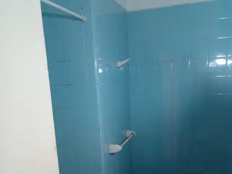 Pasco 100, Piso PB