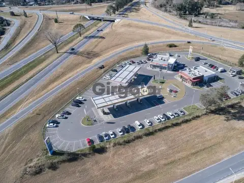 Venta Lote apto estacion de servicio Mercedes