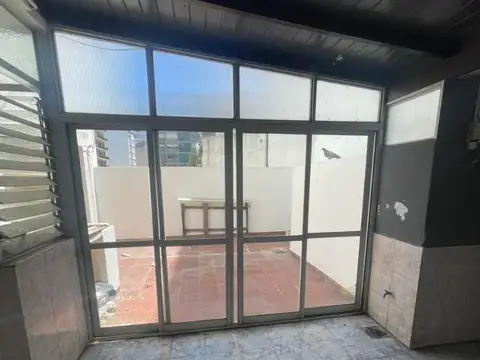 VENTA DEPARTAMENTO 4 AMB CON PATIO Y QUINCHO CON PARRILLA!