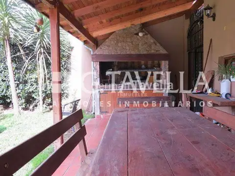 Casa 5 ambientes con 3 baños