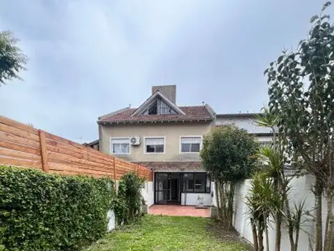 DÚPLEX EN VENTA EN MARTÍNEZ | 3 DORMITORIOS | JARDÍN, PLAYROOM Y DOS COCHERAS |APTO CREDITO