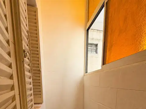 ALQUILER - Tres Ambientes refaccionado a nuevo - Balvanera