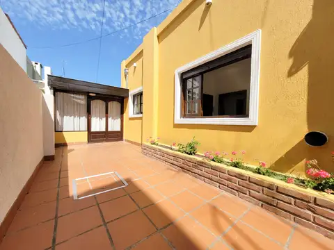 Casa PH 3 amb. con patio - Santa Fe y Larrea