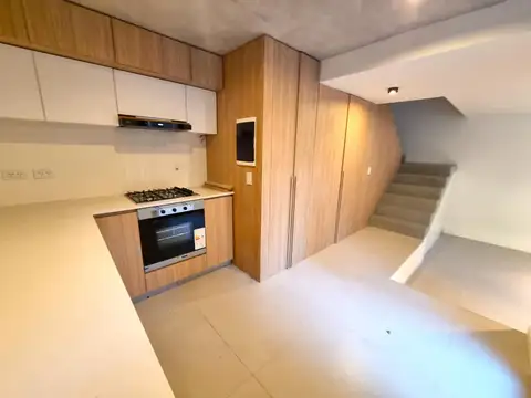 Depto Tipo Casa en Venta en Centro, USD 235.000