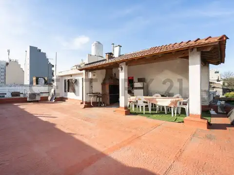 VENTA PH Amplio y Luminoso en Devoto | 5 Amb | Terraza + Quincho | Sin Expensas