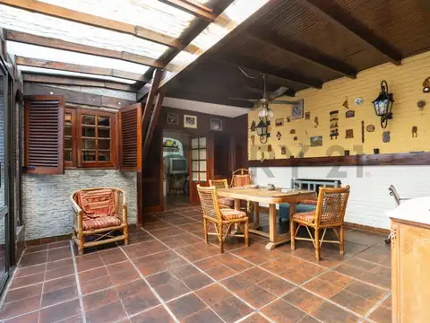 VENTA PH Amplio y Luminoso en Devoto | 5 Amb | Terraza + Quincho | Sin Expensas