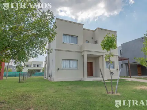 Casa en Alquiler de 3 dormitorios