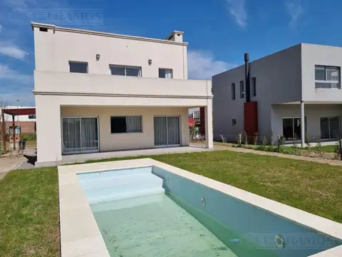 Casa en Alquiler en Puertos - Araucarias, USD 1.800