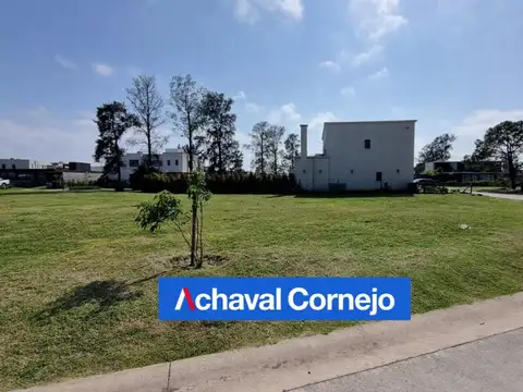Terreno interno en esquina en venta, Barrio Laguna Grande - Villanueva
