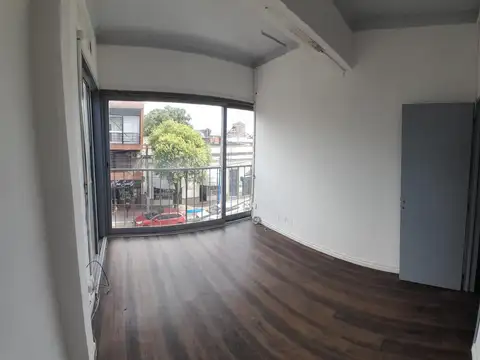 Eugenia Tapia De Cruz 738 , Piso 1