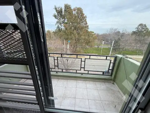 Depto Tipo Casa en Venta con 1 cocheras