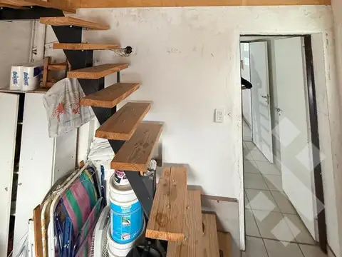 Depto Tipo Casa 5 ambientes con 1 baño