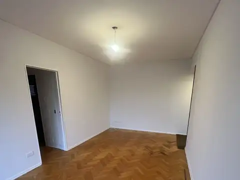 Departamento en Alquiler en Floresta, $ 680.000