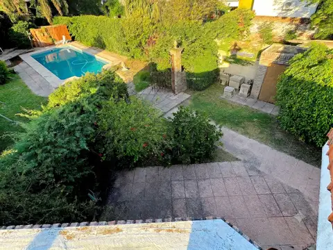 VENTA-CASA CENTRO-PILETA-RAFAELA