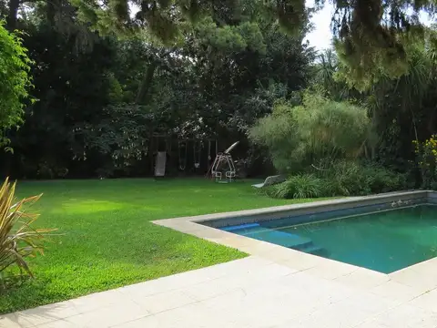 Casa 6 ambientes con 5 baños