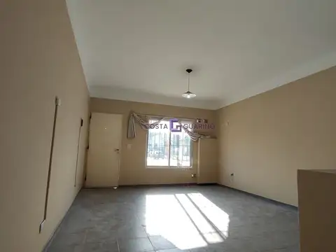 Depto Tipo Casa en Alquiler de 2 ambientes