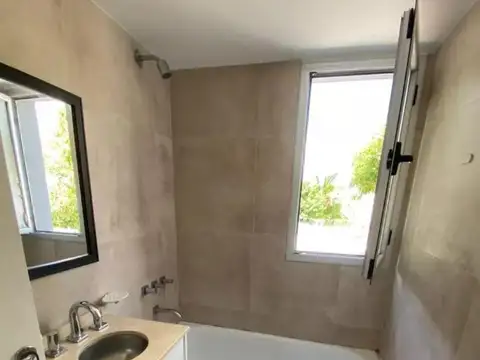 Manuel Castro 800, Piso PB