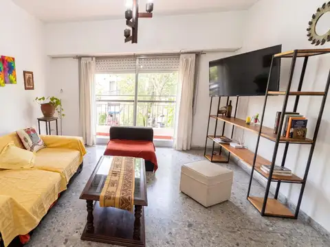 Departamento tres ambientes patio venta Ituzaingo permuta