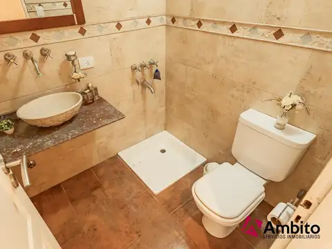 Casa en Venta con 4 cocheras
