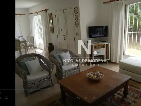 Casa 4 ambientes con 1 baño