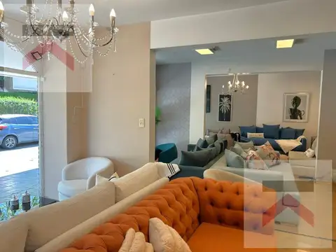 Casa con pileta y  Local en Martinez, zona Unicenter!