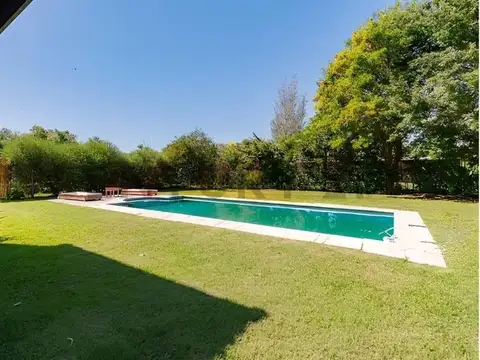 ALQUILER CASA 4 AMB C/ JARDIN, PILETA - AMOBLADA