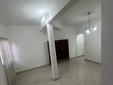 Pedro Ignacio Rivera 700, Piso PB