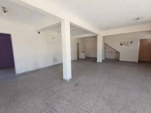 Local en Venta en Isidro Casanova, USD 135.000