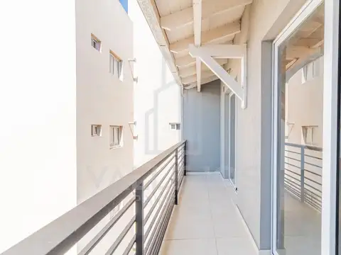 11 De Septiembre 4800, Piso 4°