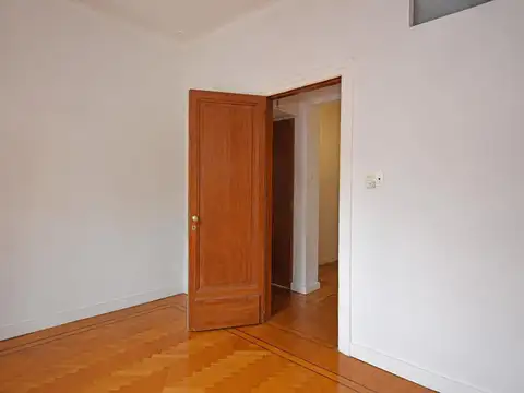Encantador  3 amb lumin  en edificio histórico reciclado!