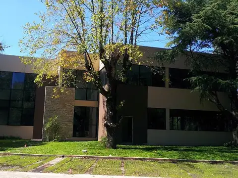 Acceso Oeste ( Pte. Peron) 0 8700, Piso 1