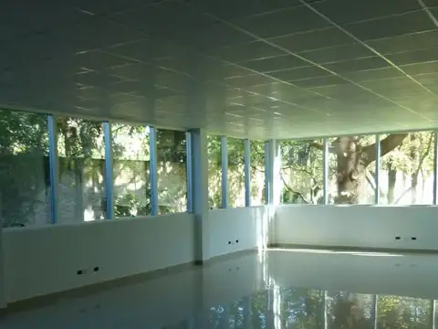 Exclusiva oficina 100 m2. en venta en Bureau Leloir.