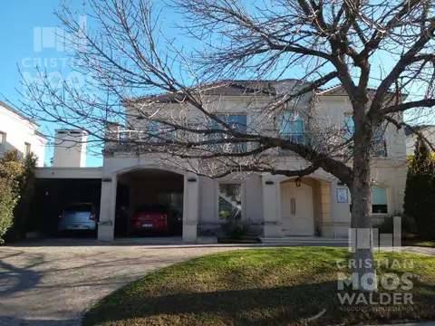 Casa  en venta 8 ambientes - Escobar