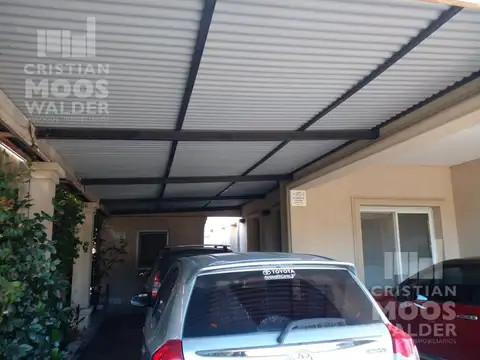 Casa en Venta con 3 cocheras