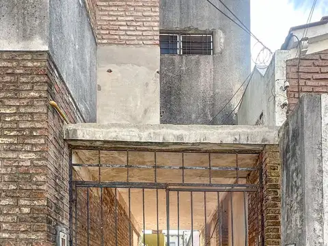 Venta / permuta | Casa pasillo | Alberdi, Rosario
