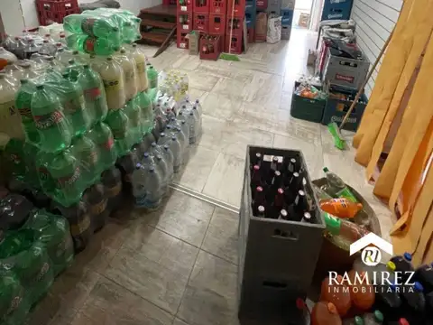 EN VENTA LOCAL COMERCIAL EN PLENO CENTRO DE VILLA DEL DIQUE + FONDO DE COMERCIO