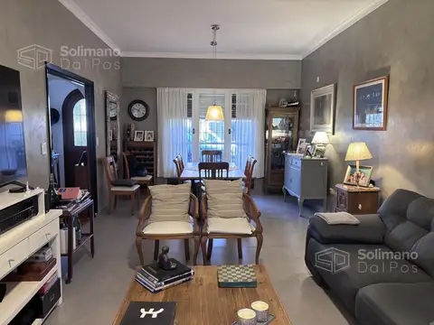 Casa en Venta con 2 cocheras