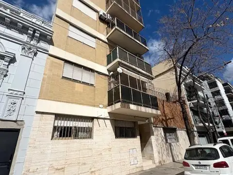 DEPARTAMENTO - FRENTE - BALCON - BARRACAS