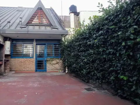 ALQUILER  CASA V URQUIZA 4 AMB PATIO BALCON