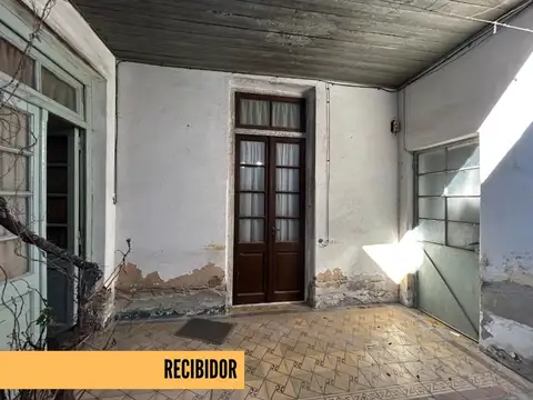 LOTE CON CASA A DEMOLER O RECICLAR EN VENTA